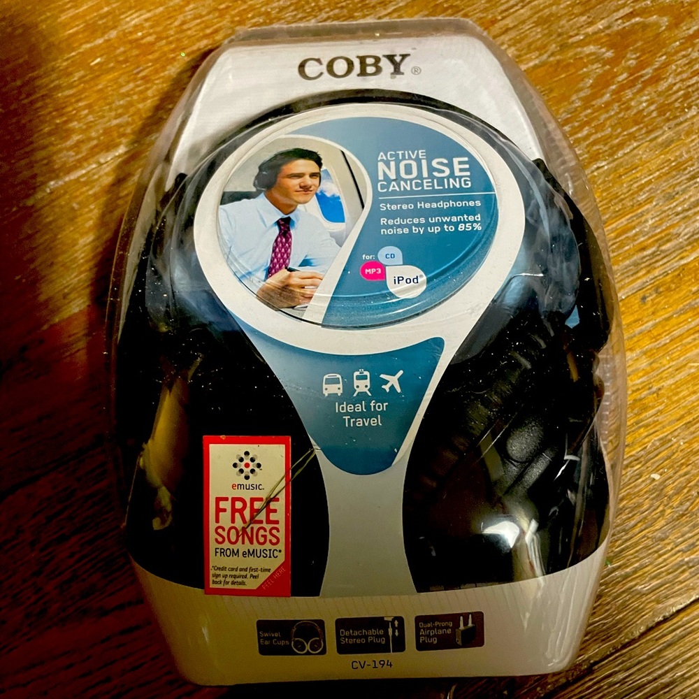 Coby noise cancelling wired headphones